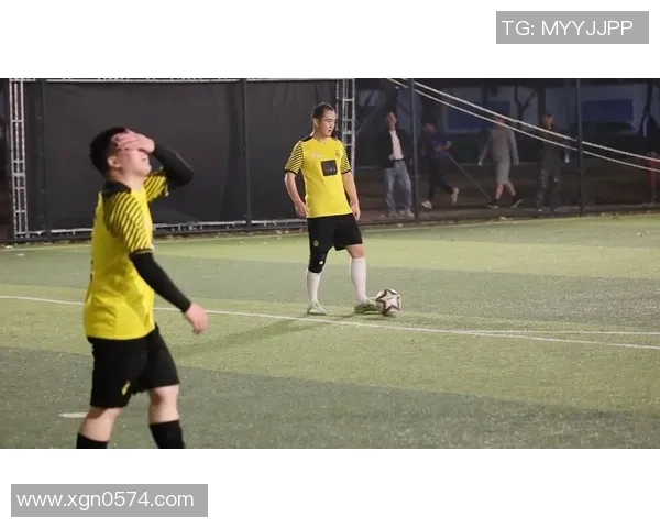 足球明星瞬间定格精彩瞬间展现球场魅力与激情的连拍图片合集